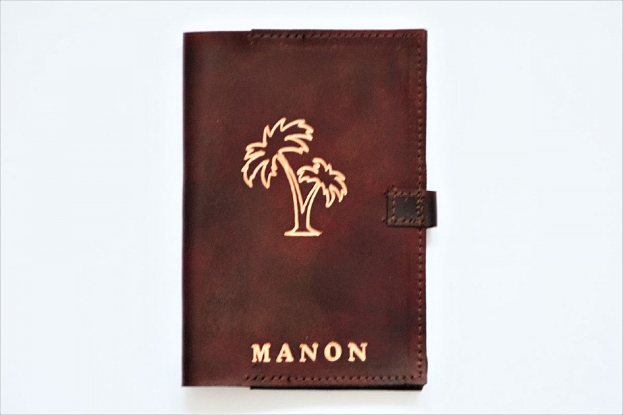 porte passeport personnalis&eacute;